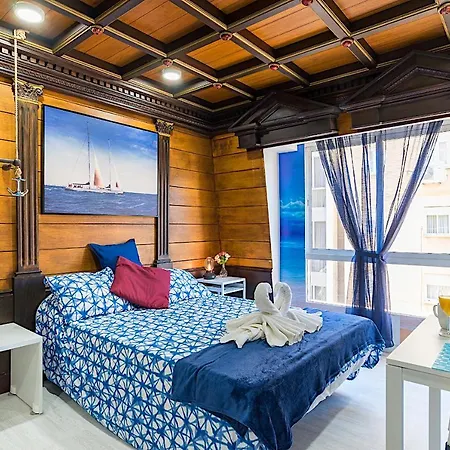 Citycenter Pirates Room, Young People Only Apartment